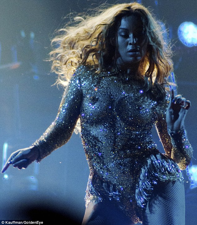 Kraljica plesa: Obložen bodi naglašava svaki Beyonce-in pokret