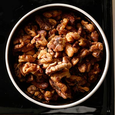 spicy rosemary walnuts