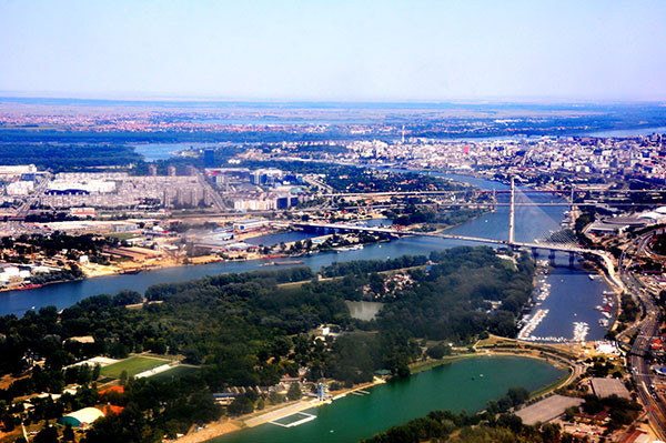 Impression of the metropolis on the water